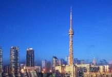 The Most Popular Toronto Travel Attractions CN Tower Toronto