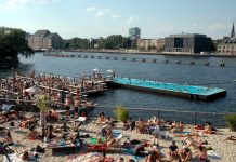 Badeschiff Pool in Berlin – Bath of Europe Berlin Badeschiff